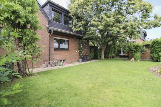 Mehrgenerationenwohnen oder großes Einfamilienhaus mit tollem Garten in